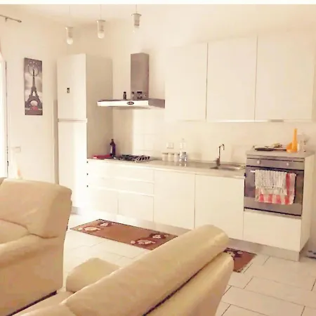 Compagno House *