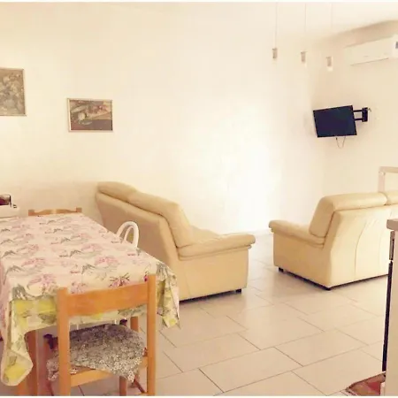 Compagno House *