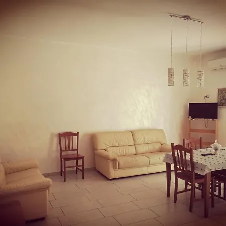 Compagno House